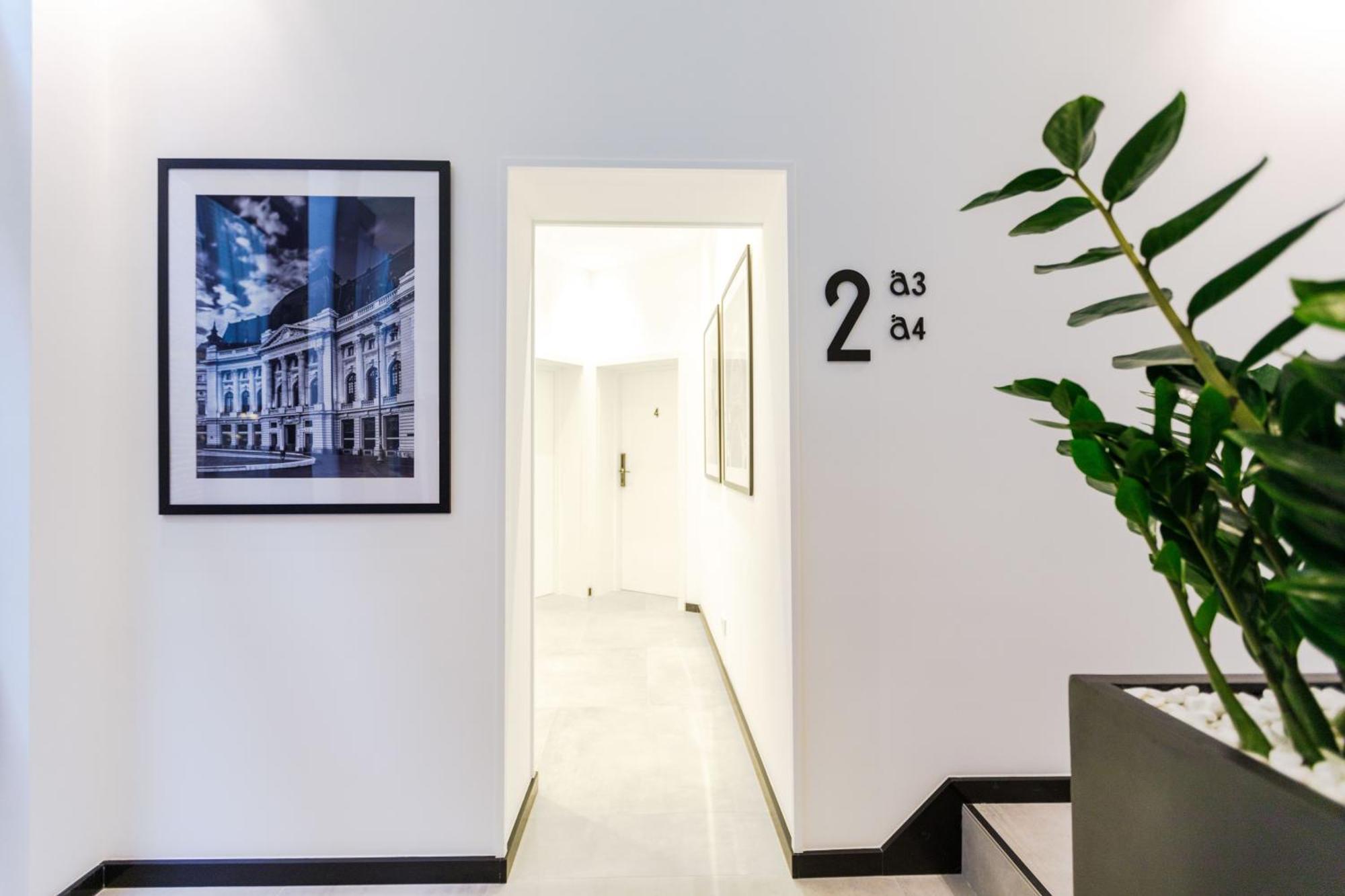 Old Town Snail Design Apartments Bucarest Esterno foto